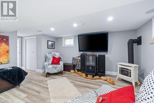 33 Graham Drive, Kawartha Lakes (Verulam), ON - Indoor