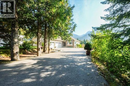 48-7126 Highway 3A Highway, Nelson, BC - Outdoor