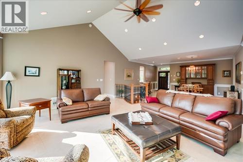 48-7126 Highway 3A Highway, Nelson, BC - Indoor Photo Showing Living Room