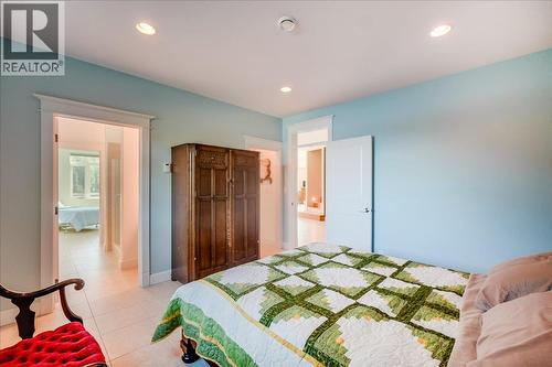 48-7126 Highway 3A Highway, Nelson, BC - Indoor Photo Showing Bedroom