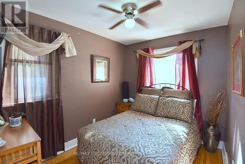26 Heywood Avenue, St. Catharines, ON - Indoor Photo Showing Bedroom