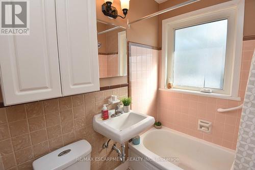 26 Heywood Avenue, St. Catharines, ON - Indoor Photo Showing Bathroom