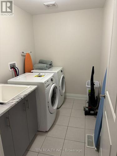 39 Oliana Way, Brampton, ON - Indoor Photo Showing Laundry Room