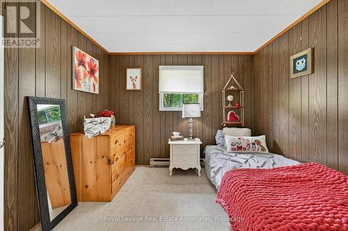 17377 35 Highway, Algonquin Highlands, ON - Indoor Photo Showing Bedroom
