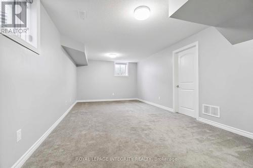95 Mesa Drive, Ottawa, ON - Indoor Photo Showing Other Room