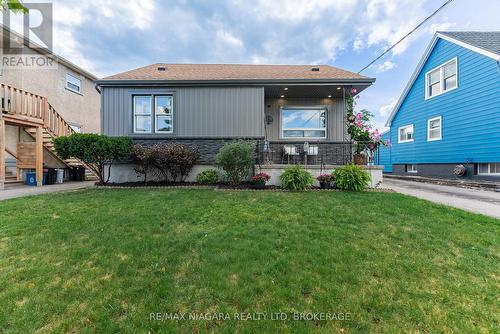 113 Lyons Avenue, Welland (Lincoln/Crowland), ON - Outdoor