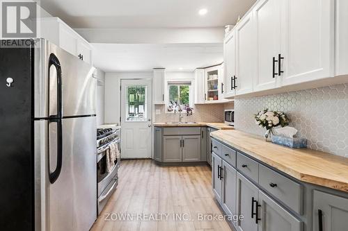 64 Sheaffe Street, Hamilton, ON - Indoor Photo Showing Kitchen