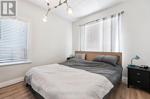 64 Sheaffe Street, Hamilton, ON - Indoor Photo Showing Bedroom