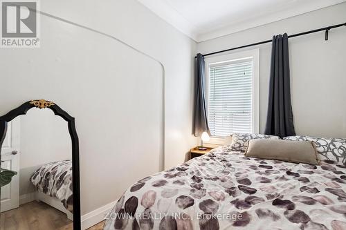 64 Sheaffe Street, Hamilton, ON - Indoor Photo Showing Bedroom