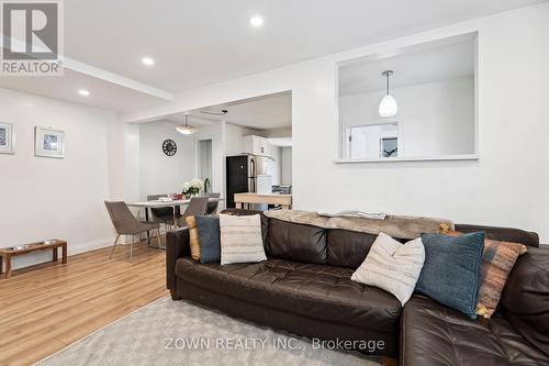 64 Sheaffe Street, Hamilton, ON - Indoor Photo Showing Living Room