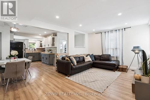 64 Sheaffe Street, Hamilton, ON - Indoor Photo Showing Living Room