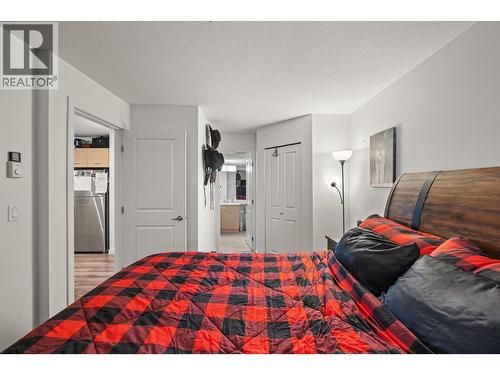 539 Yates Road Unit# 215, Kelowna, BC - Indoor Photo Showing Bedroom