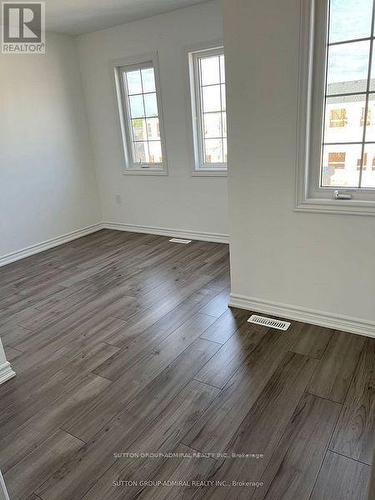 12 Pumpkin Corner Crescent, Barrie, ON - Indoor Photo Showing Other Room