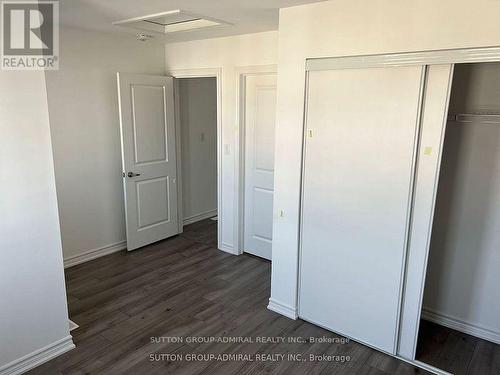 12 Pumpkin Corner Crescent, Barrie, ON - Indoor Photo Showing Other Room