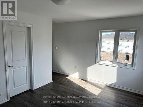 12 Pumpkin Corner Crescent, Barrie, ON - Indoor Photo Showing Other Room