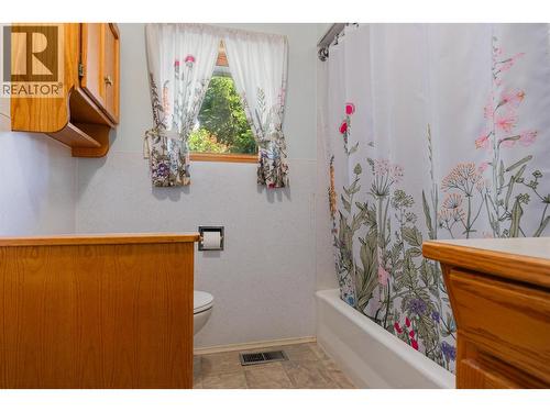 2645 Shoreacres Road, Castlegar, BC - Indoor