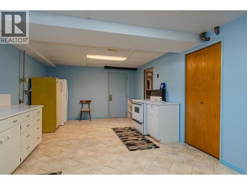 2645 Shoreacres Road, Castlegar, BC - Indoor