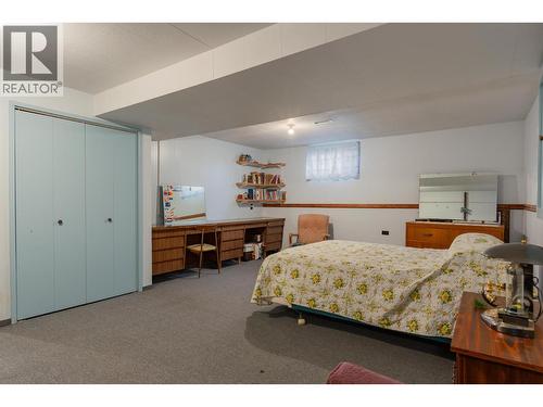 2645 Shoreacres Road, Castlegar, BC - Indoor Photo Showing Bedroom