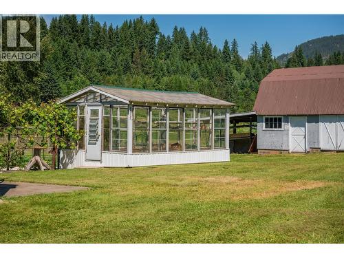 2645 Shoreacres Road, Castlegar, BC - Outdoor