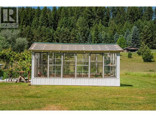 2645 Shoreacres Road, Castlegar, BC - Outdoor