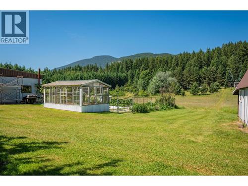 2645 Shoreacres Road, Castlegar, BC - Outdoor