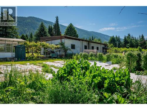 2645 Shoreacres Road, Castlegar, BC - Outdoor