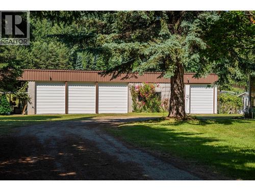 2645 Shoreacres Road, Castlegar, BC - Outdoor