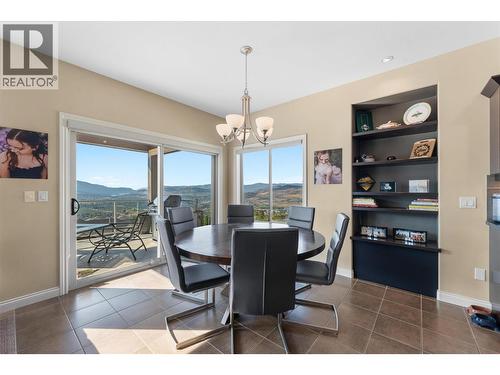 725 Hart Lane, Vernon, BC - Indoor Photo Showing Dining Room