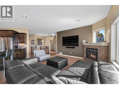725 Hart Lane, Vernon, BC - Indoor Photo Showing Living Room With Fireplace