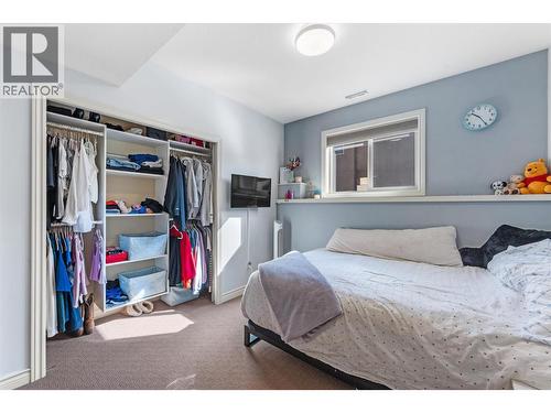 725 Hart Lane, Vernon, BC - Indoor Photo Showing Bedroom