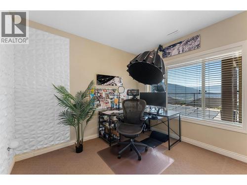 725 Hart Lane, Vernon, BC - Indoor Photo Showing Office