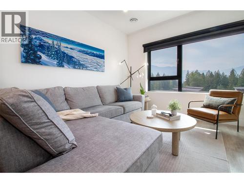 1701 Coursier Avenue Unit# 4403, Revelstoke, BC - Indoor Photo Showing Living Room