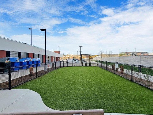 1103-2550 Simcoe Street N, Oshawa, ON - Outdoor