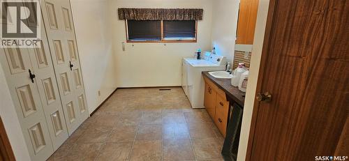 1101 Division Street, Vanguard, SK - Indoor