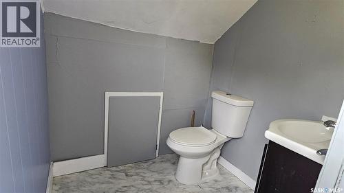 116 2Nd Avenue, Meacham, SK - Indoor Photo Showing Bathroom