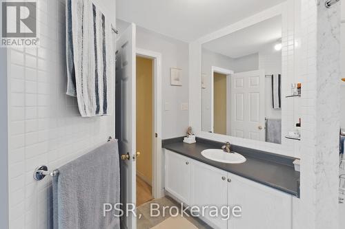 960 Fielder Drive, Mississauga, ON - Indoor Photo Showing Bathroom