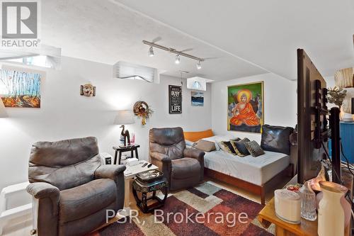 960 Fielder Drive, Mississauga, ON - Indoor Photo Showing Living Room