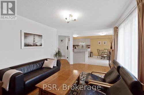 960 Fielder Drive, Mississauga, ON - Indoor Photo Showing Living Room