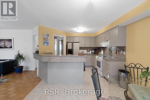 960 Fielder Drive, Mississauga, ON - Indoor Photo Showing Kitchen