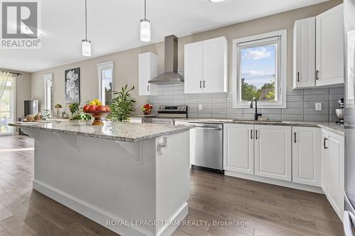 20 Seabert Drive, Arnprior, ON - Indoor Photo Showing Kitchen With Upgraded Kitchen
