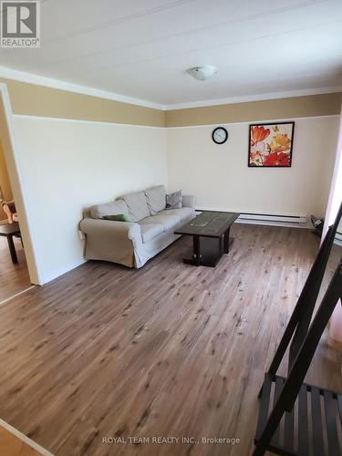 608 Hickory Beach Road, Kawartha Lakes, ON - Indoor Photo Showing Other Room