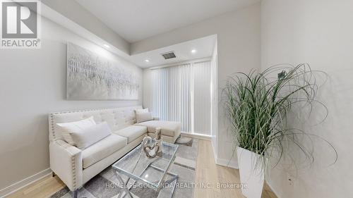 Se 501 - 9199 Yonge Street, Richmond Hill, ON - Indoor Photo Showing Other Room