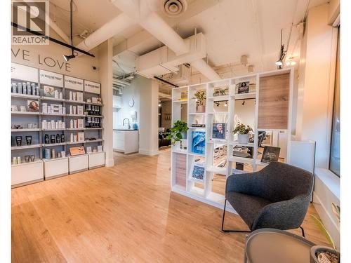 2695 4Th Avenue, Vancouver, BC 