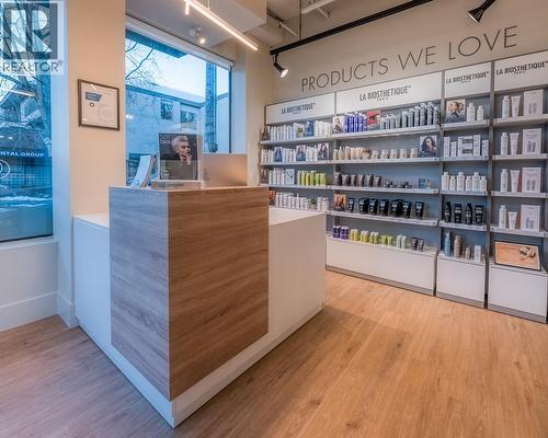 2695 4Th Avenue, Vancouver, BC 