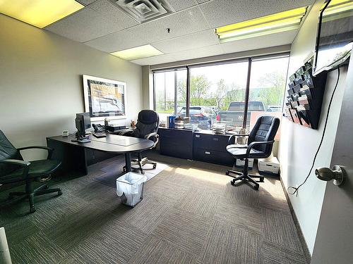 Bureau - 2300A Ch. St-François, Dorval, QC 