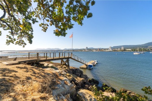 4 Pirates Lane, Protection Island, BC 