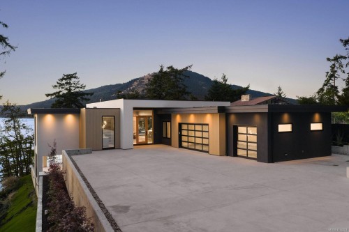 418 Lands End Rd, North Saanich, BC 