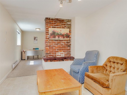 355 Richmond Ave, Victoria, BC - Indoor