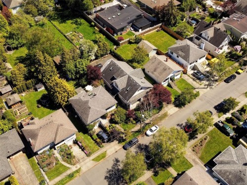 355 Richmond Ave, Victoria, BC - Outdoor With View