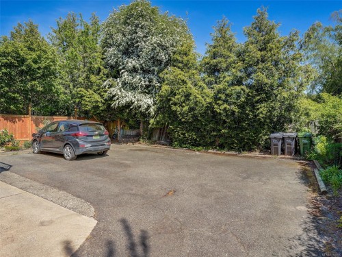355 Richmond Ave, Victoria, BC - Outdoor